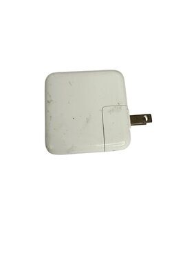 Apple 30W USB-C Power Adaptermodel number of A1882.